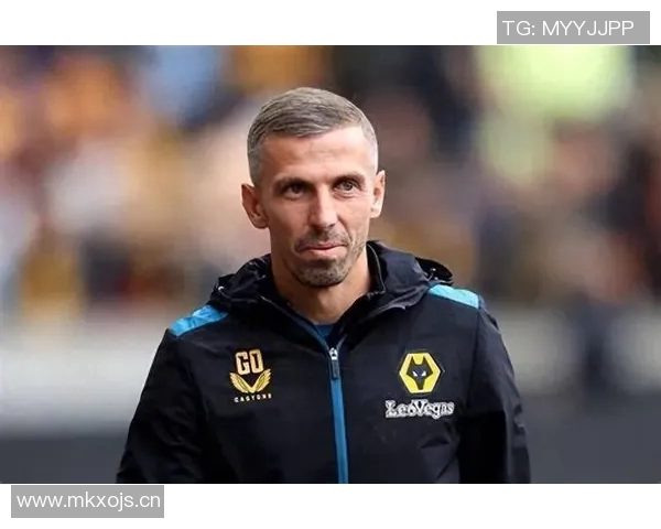 英超狼队主教练的执教风格与球队特点